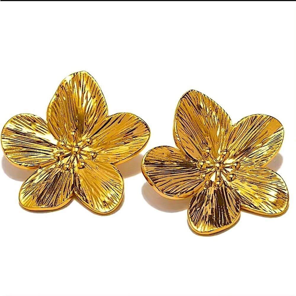 Vintage Gold Flower Earrings - Picture 4 of 5